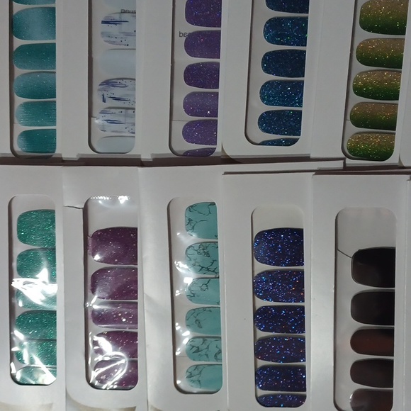 Colorstreet nail strips buy 3 get 2 free - Picture 3 of 4